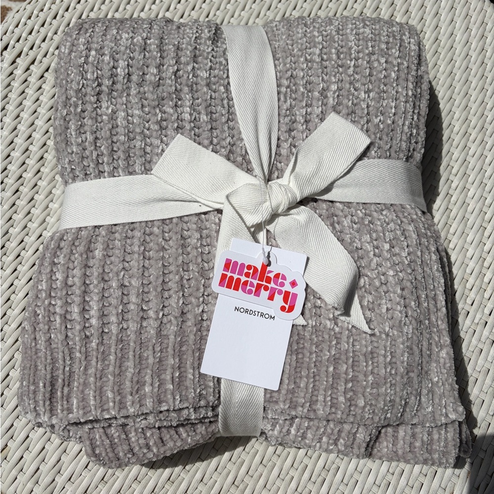 Nordstrom Plush Chenille Throw Blanket in Taupe Gray